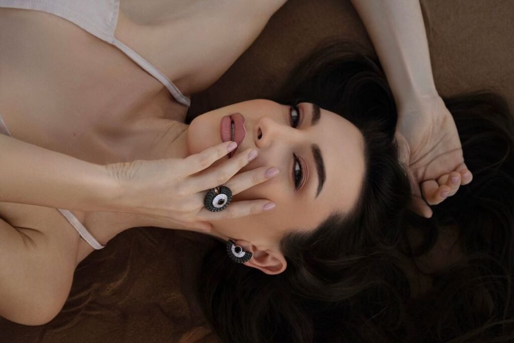 Instagram post from worldofdore. This post is in position 0.